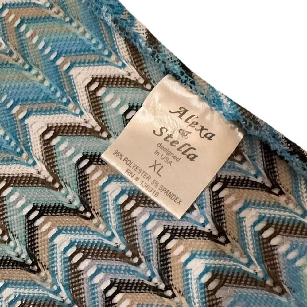 Alexa & Stella Blue and black chevron top with bell sleeves - Picture 3 of 3